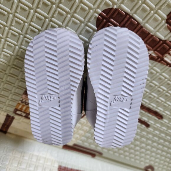 Nike Cortez Baby Sneakers - Size 4C - Picture 5 of 7